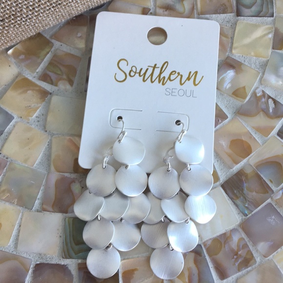 Matte Finish Silver tone Chandelier earrings - Picture 3 of 6